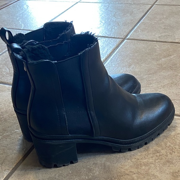 Aldo winter boots- Heeled black Chelsea boot - Picture 6 of 6